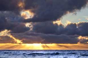 Sun rays over the ocean-9408 Sun rays over the ocean-9408